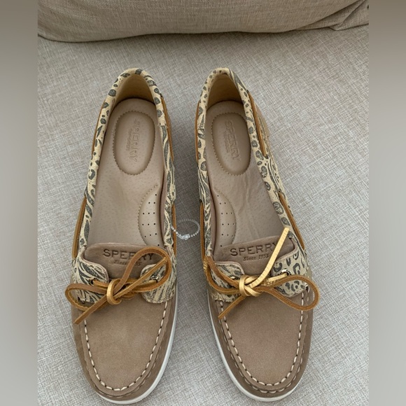 NWT Sperry Shoes: Beige/Cream/Gold, White Sole, 9.5 - Picture 3 of 11